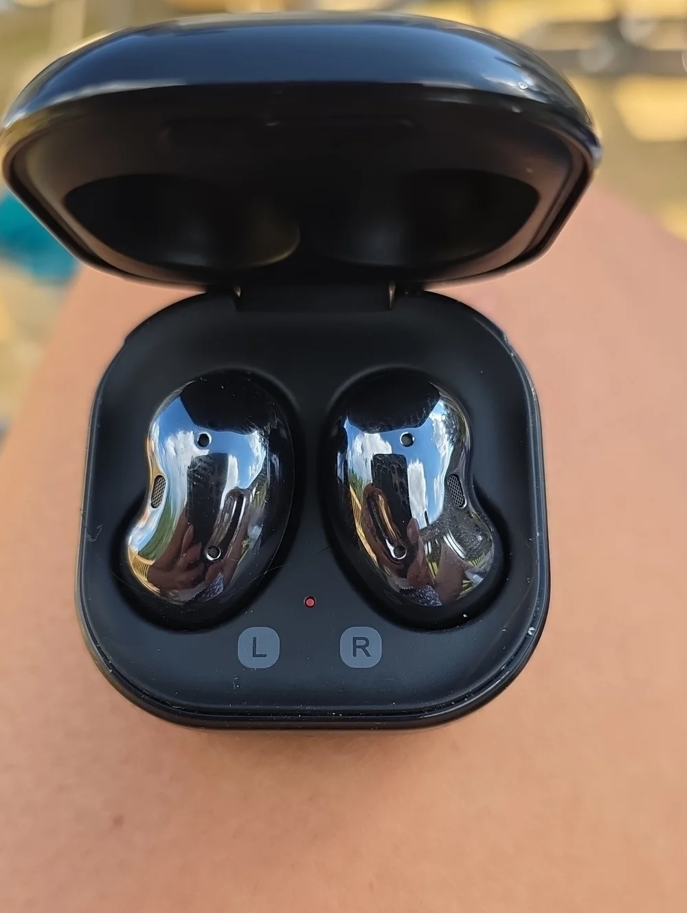 Samsung Black Sound by AKG True Wireless Earbuds Charging Case Galaxy Buds
